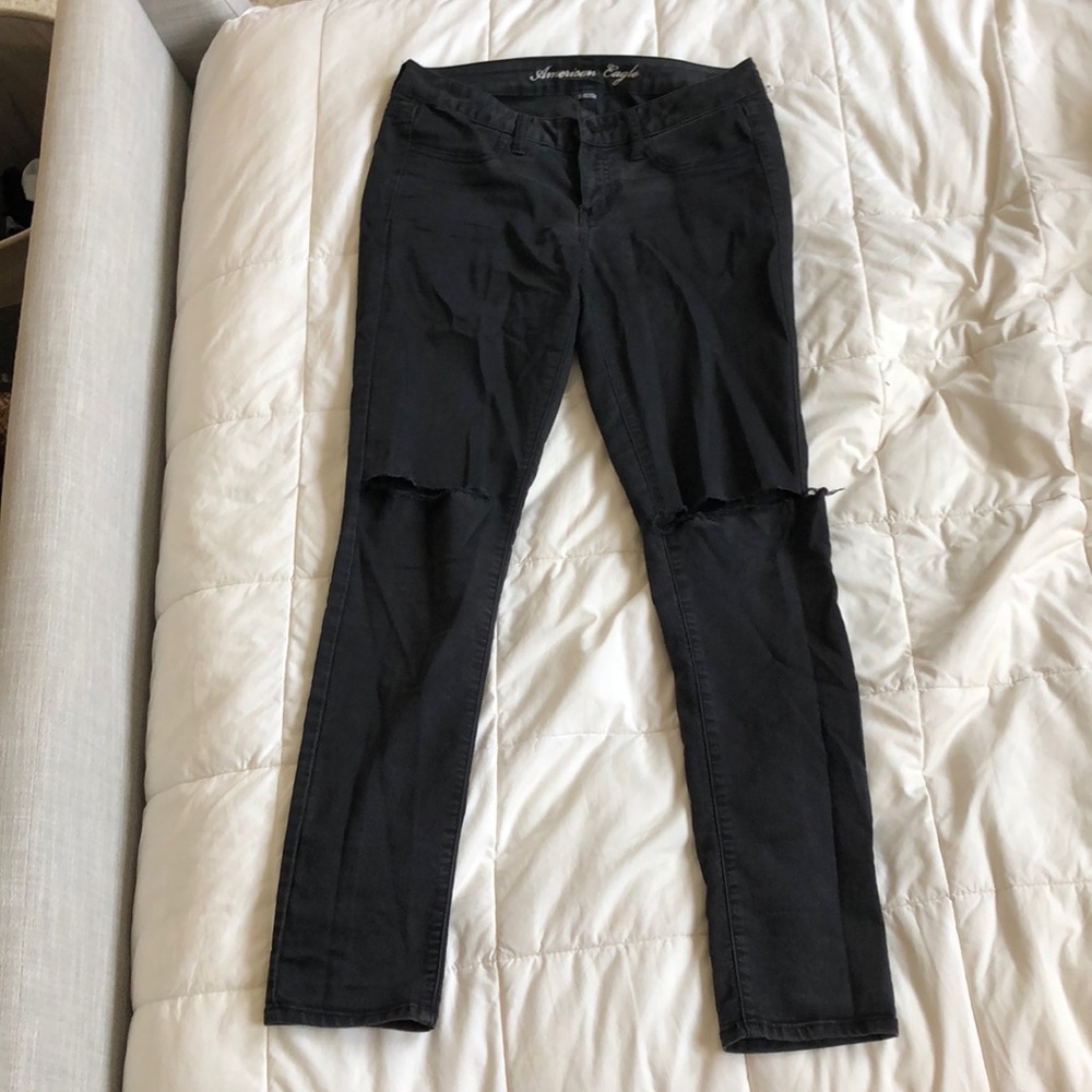 Black Knee-Rip jeans